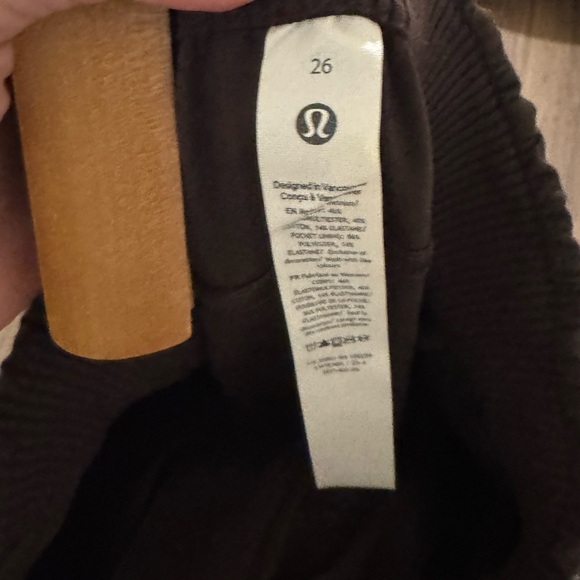 Lululemon Women's Light Utilitech Cargo Pocket High-Rise Pant in Espresso Brown - Picture 6 of 6